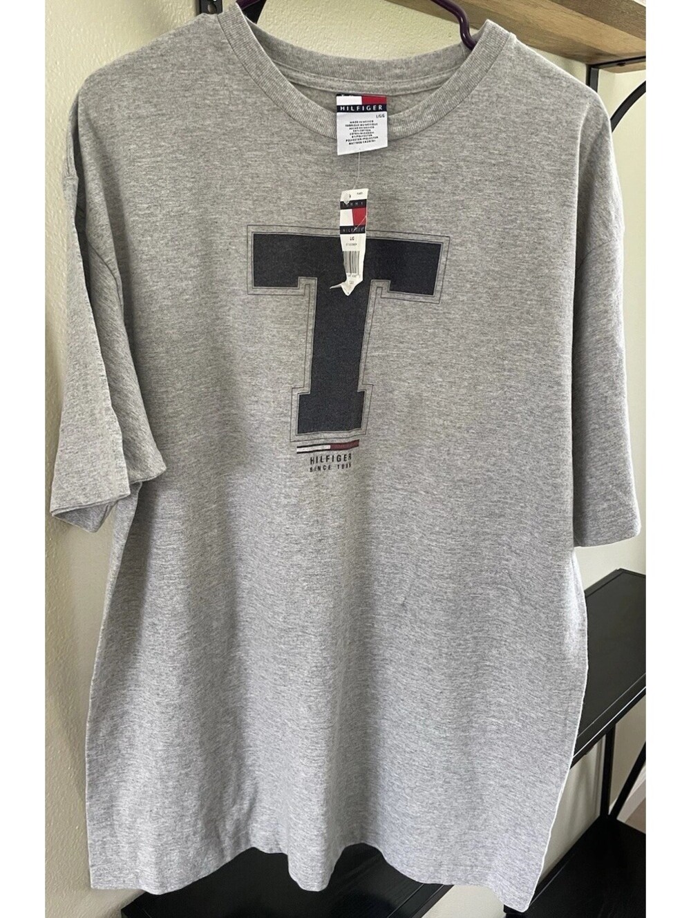Men’s Vintage 1990s Tommy Hilfiger T-Shirt Size Large NWT